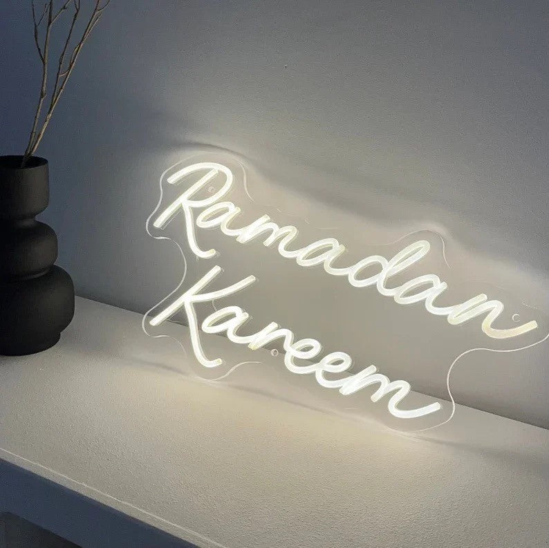 "Ramadan Kareem" neon sign light/lumière