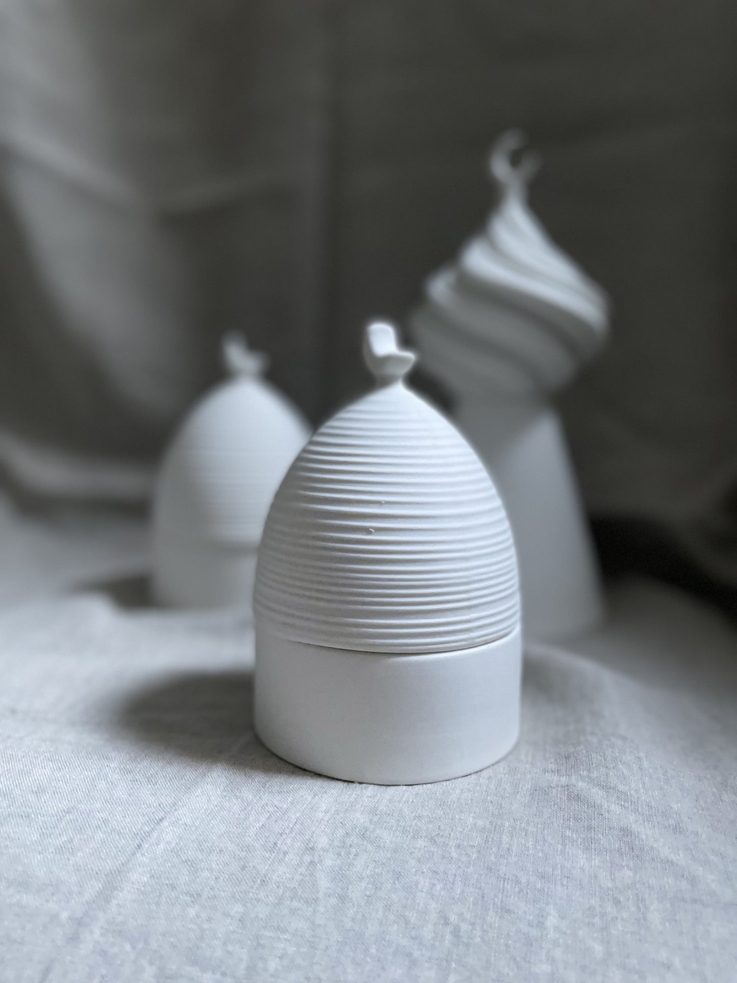 Ceramic box "Dome"/Boîte en céramique "Dôme"