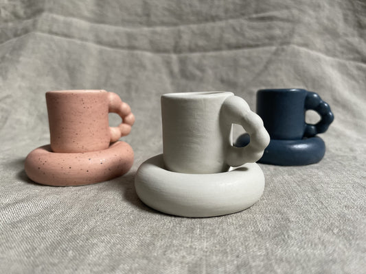 Set of 3 ceramic candle holders /Trio de bougeoirs en céramique