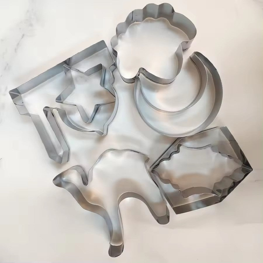 Set of 7 cookie cutters/Set de 7 emporte-pièces